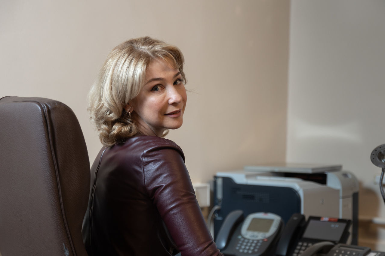 Жігіт қыздың кискасын жалайды (порно)